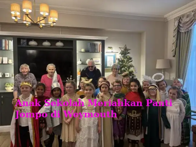 Anak Sekolah Meriahkan Panti Jompo di Weymouth