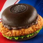 KFC Tiongkok Perkenalkan Burger Rasa Oreo dengan Roti Hitam