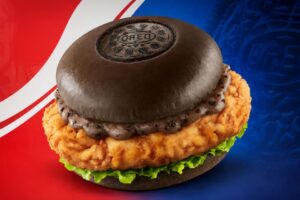 burger rasa oreo - ilustrasi berita KFC Tiongkok Perkenalkan Burger Rasa Oreo dengan Roti Hitam