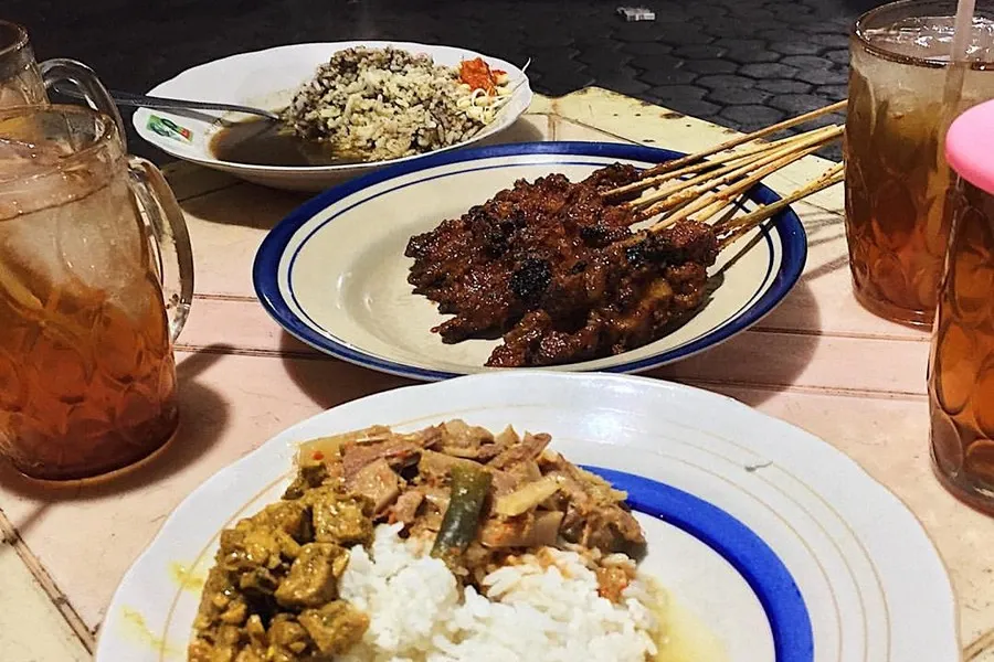 kuliner legendaris jombang - ilustrasi berita Lima Kuliner Legendaris Jombang yang Wajib Dicicipi Saat Muktamar ke-35 NU