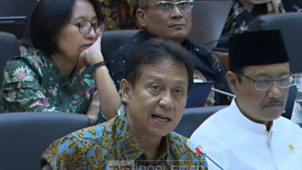 jangan kucek mata - ilustrasi berita Menkes Minta Warga Jangan Kucek Mata dan Segera Bersihkan Diri Saat Terkena Abu…